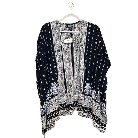 Angie Black White Bandana Print Kimono Sz Medium Boho Festival Beach Western NWT - Picture 1 of 6